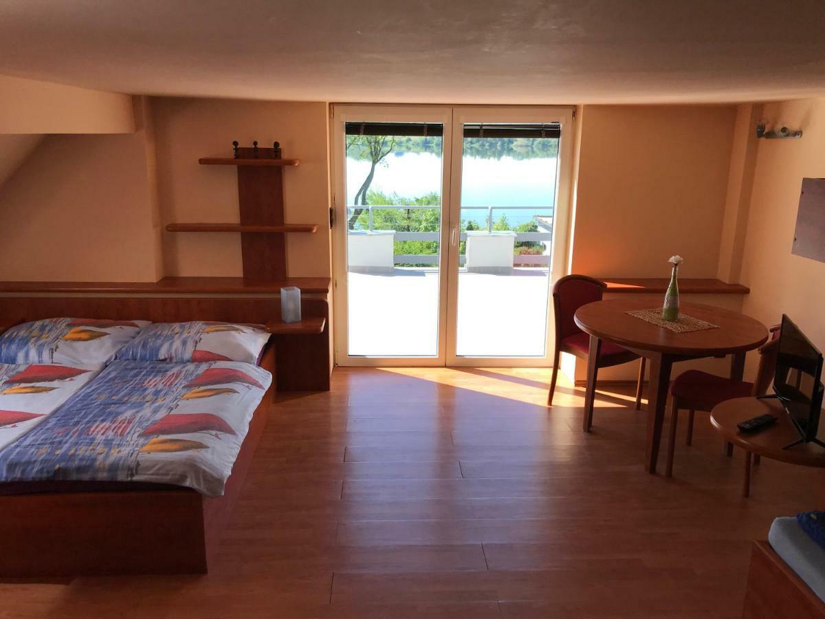 Beach Pension Хеб Екстер'єр фото